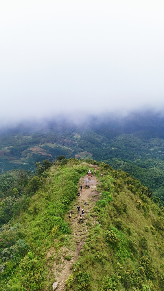 Kinh Nghiệm Trekking Langbiang: Hướng Dẫn Chi Tiết Di Chuyển Từ HCM Và Đà Lạt